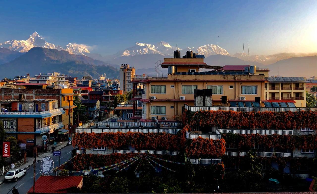 Hotel Yeti Покхара Экстерьер фото